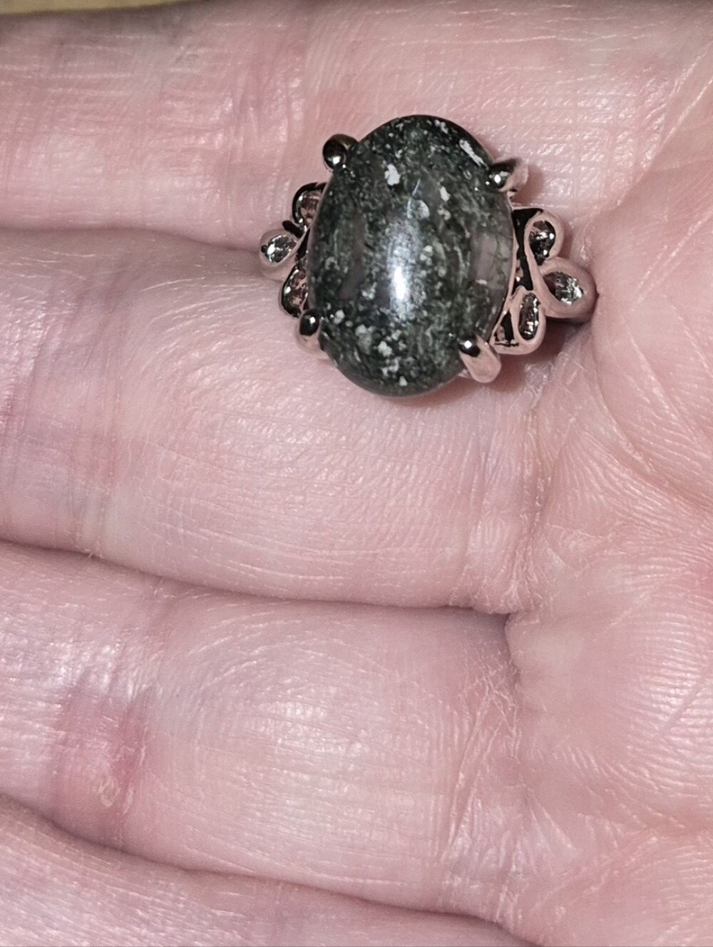 Silver Tone Crystal Stone Ring Size 5